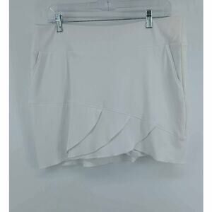 SwingDish white scalloped tennis skort